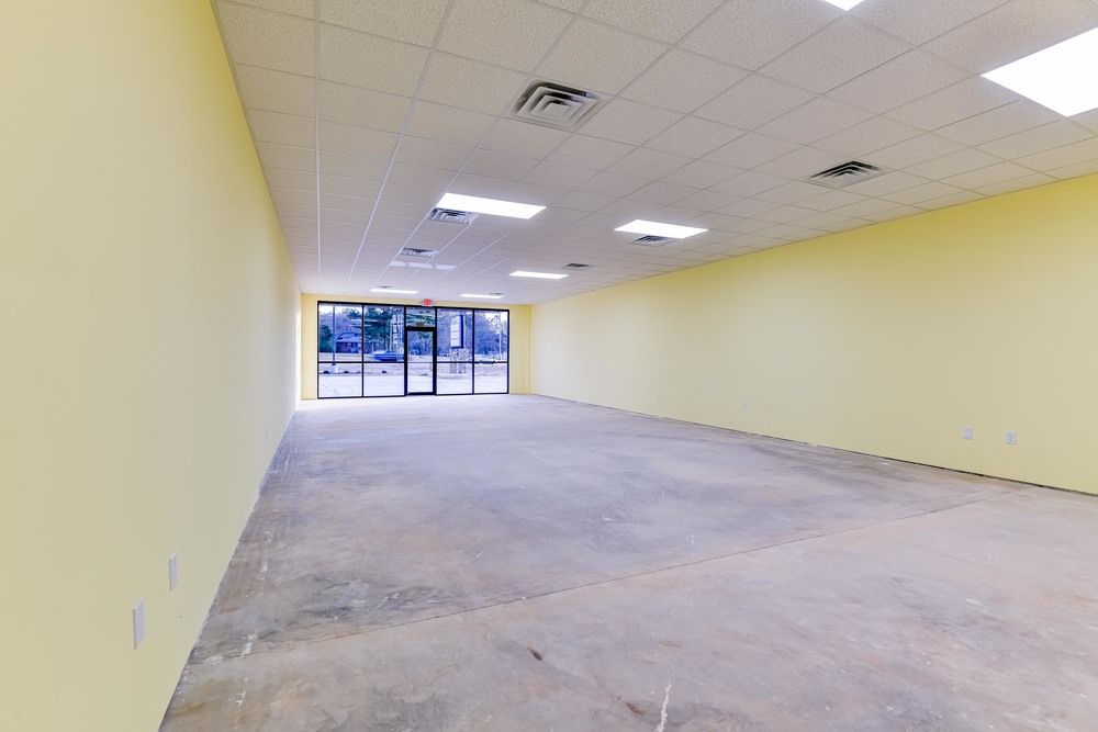 Cox Creek Plaza: 750 Cox Creek Pkwy, Florence, AL 35630